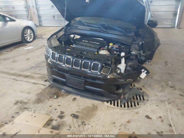 3C4NJDBB1JT185186 Jeep Compass Latitude 4x4