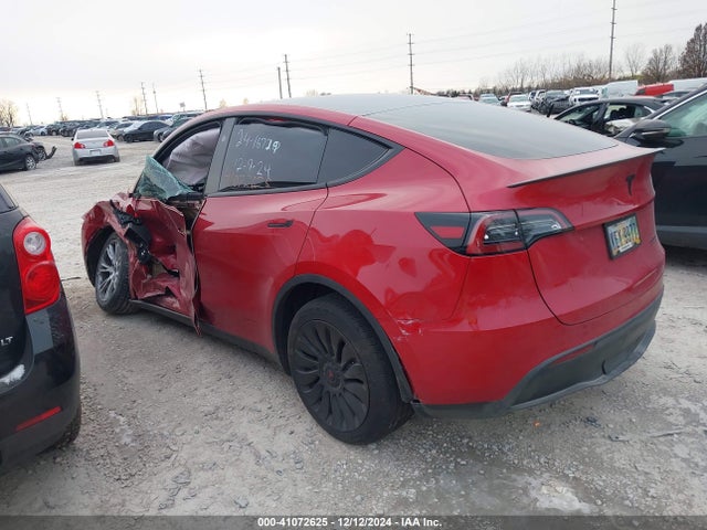 2023 TESLA MODEL Y 7SAYGDEE4PF890611 Photo 2