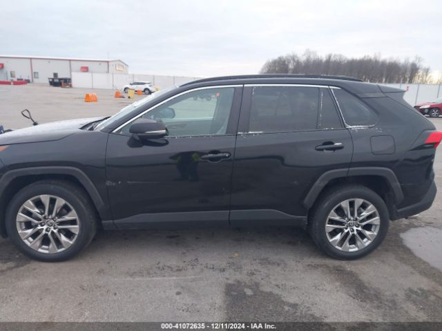 2T3A1RFV5MC208886 Toyota Rav4 Xle Premium