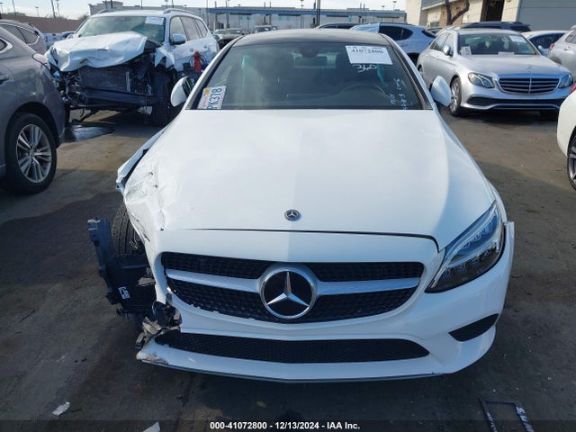 WDDWJ8DB1KF928052 Mercedes-Benz C 300