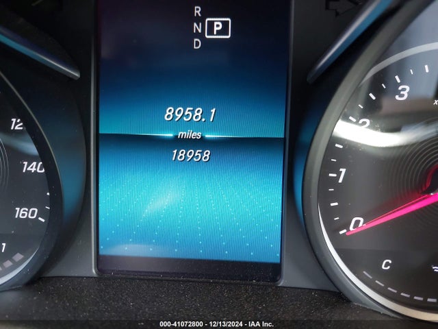 WDDWJ8DB1KF928052 Mercedes-Benz C 300