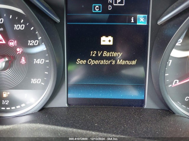 WDDWJ8DB1KF928052 Mercedes-Benz C 300