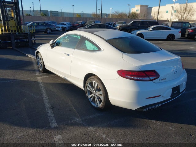 WDDWJ8DB1KF928052 Mercedes-Benz C 300
