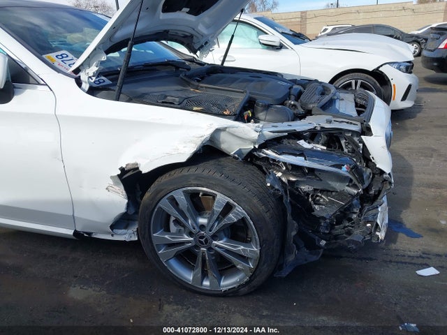WDDWJ8DB1KF928052 Mercedes-Benz C 300