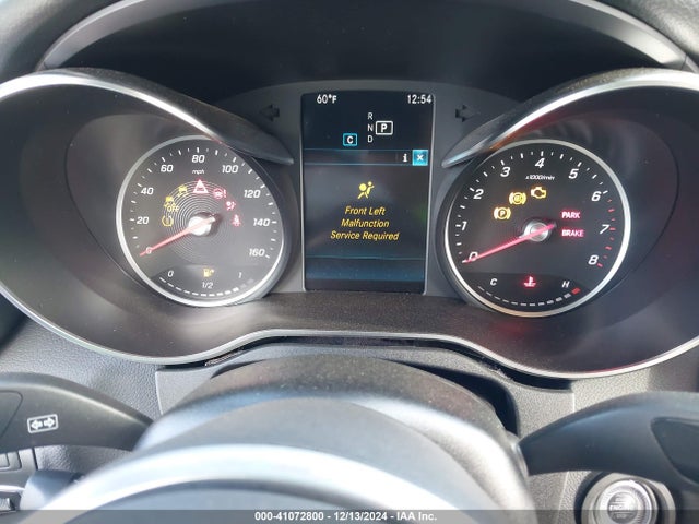 WDDWJ8DB1KF928052 Mercedes-Benz C 300