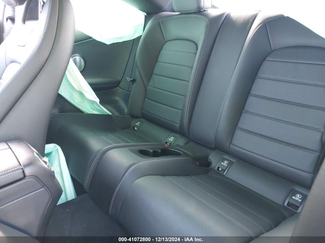 WDDWJ8DB1KF928052 Mercedes-Benz C 300