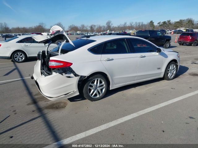 3FA6P0SU3GR304560 Ford Fusion Energi Titanium