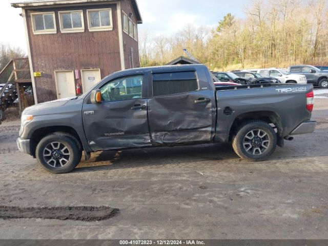 5TFDY5F18EX394014 Toyota Tundra Sr5 5.7l V8