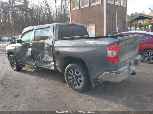 5TFDY5F18EX394014 Toyota Tundra Sr5 5.7l V8