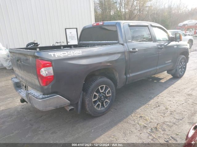 5TFDY5F18EX394014 Toyota Tundra Sr5 5.7l V8