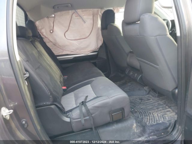 5TFDY5F18EX394014 Toyota Tundra Sr5 5.7l V8
