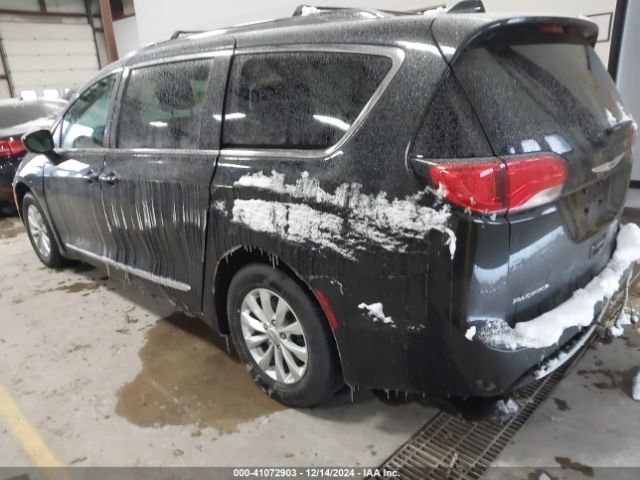 2019 CHRYSLER PACIFICA 2C4RC1BG9KR666183 Photo 2