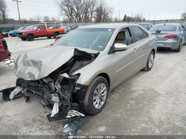 Toyota CAMRY LE 2015 4T4BF1FK4FR453563 Image 2