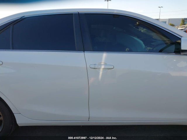 4T1BF1FK3FU487133 Toyota CAMRY SE