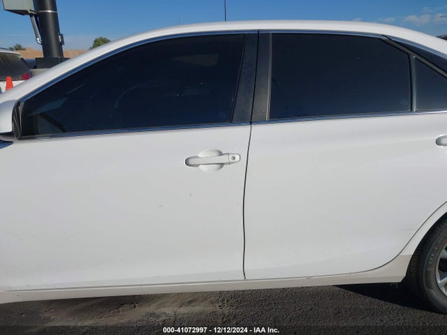 4T1BF1FK3FU487133 Toyota CAMRY SE