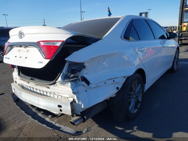 4T1BF1FK3FU487133 Toyota CAMRY SE