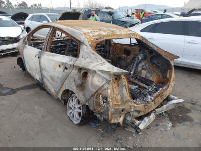 JTDKARFUXJ3061909 Toyota Prius Three