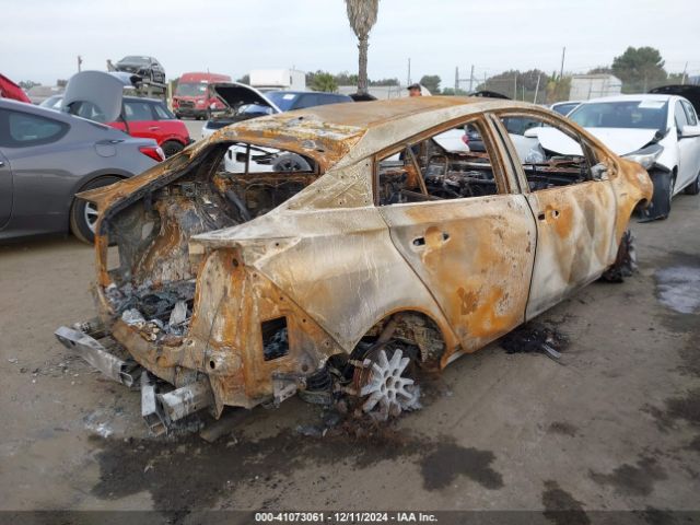 JTDKARFUXJ3061909 Toyota Prius Three