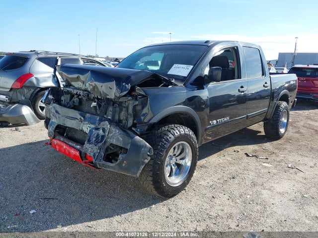 Nissan Titan Pro-4x 2014 1N6BA0EC3EN503103 Image 2