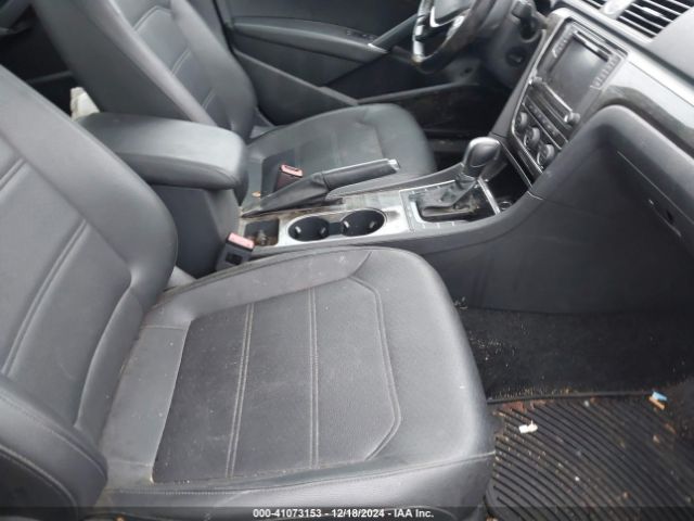 1VWBT7A35HC025260 Volkswagen Passat 1.8t Se