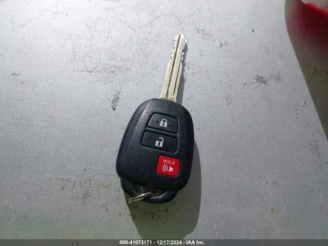 Toyota RAV4 LE 2017 2T3ZFREV3HW352561 Image 11