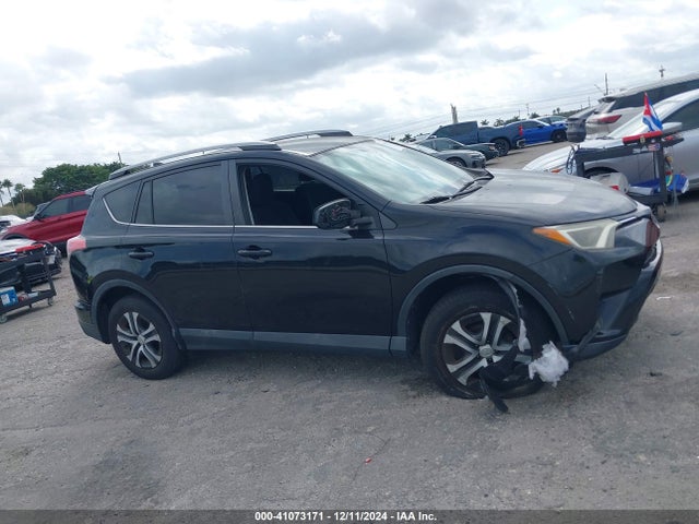 Toyota RAV4 LE 2017 2T3ZFREV3HW352561 Image 13