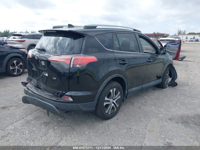 Toyota RAV4 LE 2017 2T3ZFREV3HW352561 Image 4