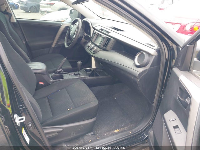 Toyota RAV4 LE 2017 2T3ZFREV3HW352561 Image 5