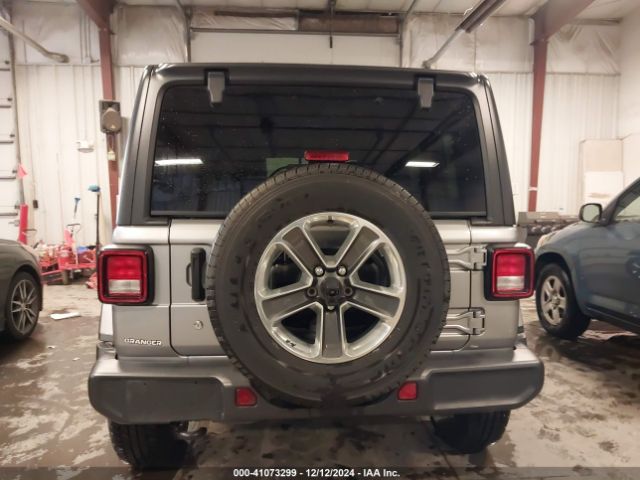 1C4HJXEN0KW527985 Jeep Wrangler Unlimited Sahara 4x4
