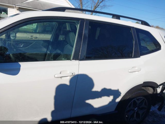 JF2SKAGC5KH593806 Subaru Forester Premium