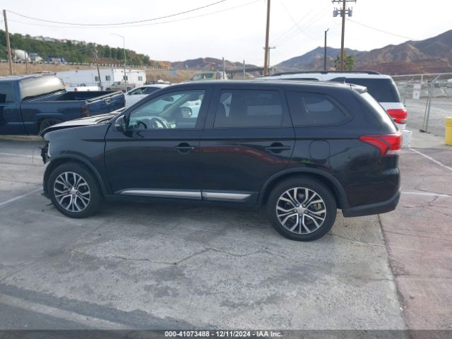 JA4AD3A3XHZ064311 Mitsubishi Outlander Se