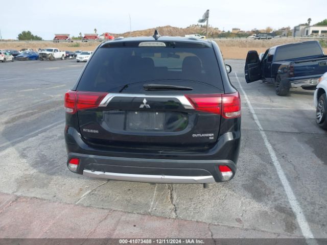 JA4AD3A3XHZ064311 Mitsubishi Outlander Se