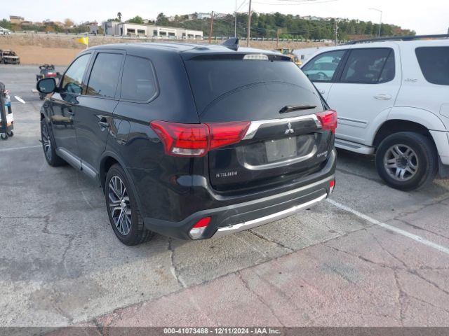 JA4AD3A3XHZ064311 Mitsubishi Outlander Se