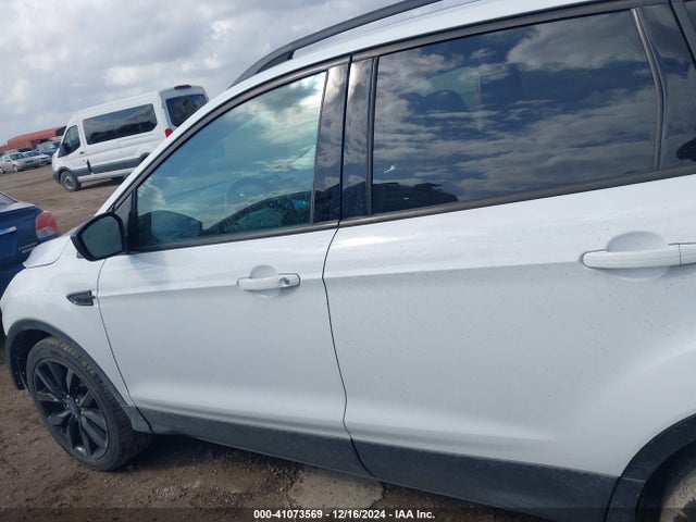 Ford ESCAPE SE 2017 1FMCU0G95HUF07000 Image 15