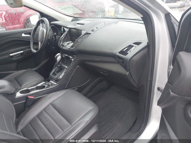 1FMCU9J9XFUB69328 Ford Escape Titanium