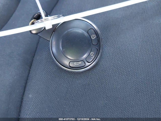 2008 MINI COOPER S WMWMF73598TV37182 Photo 10