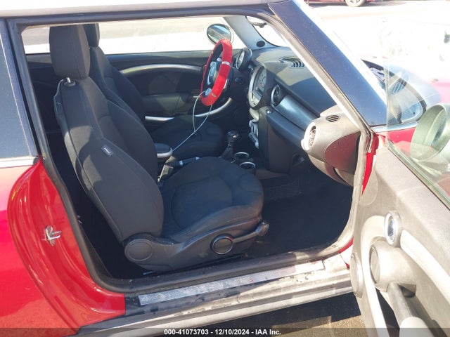 2008 MINI COOPER S WMWMF73598TV37182 Photo 4