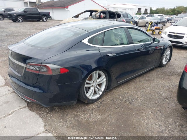 2013 TESLA MODEL S 5YJSA1CN4DFP06186 Photo 3