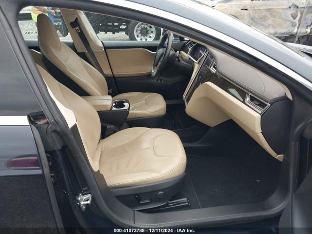 2013 TESLA MODEL S 5YJSA1CN4DFP06186 Photo 4