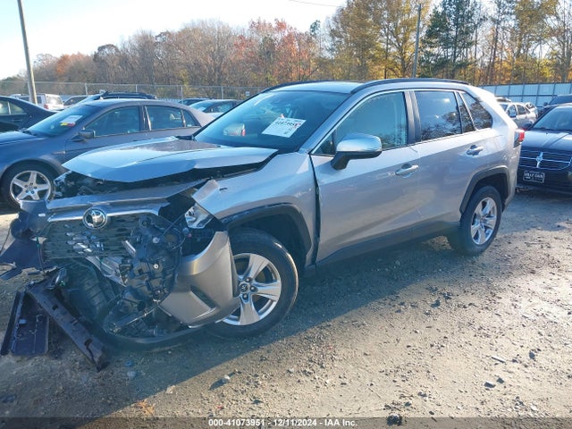 Toyota Rav4 Xle 2019 JTMW1RFV9KD016966 Image 2