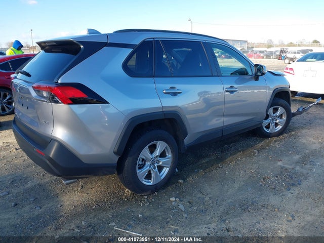 Toyota Rav4 Xle 2019 JTMW1RFV9KD016966 Image 4