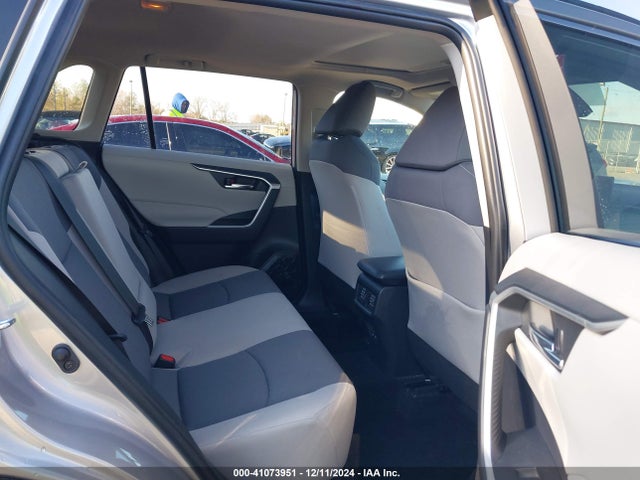Toyota Rav4 Xle 2019 JTMW1RFV9KD016966 Image 8