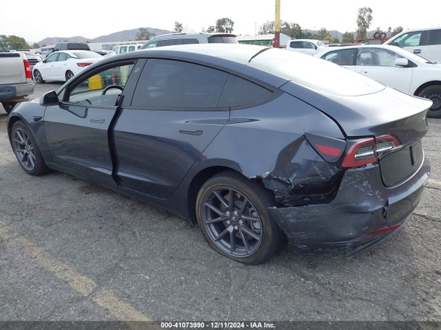 2022 TESLA MODEL 3 5YJ3E1EAXNF109452 Photo 2