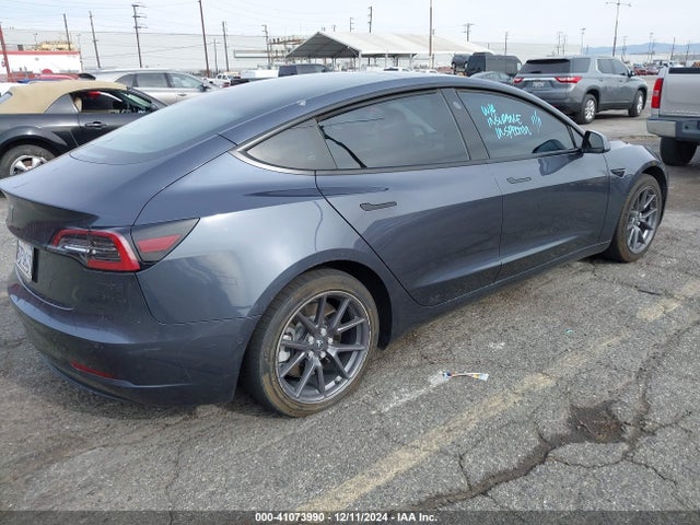 2022 TESLA MODEL 3 5YJ3E1EAXNF109452 Photo 3