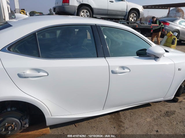 Lexus IS 200T 2016 JTHBA1D21G5035584 Image 13