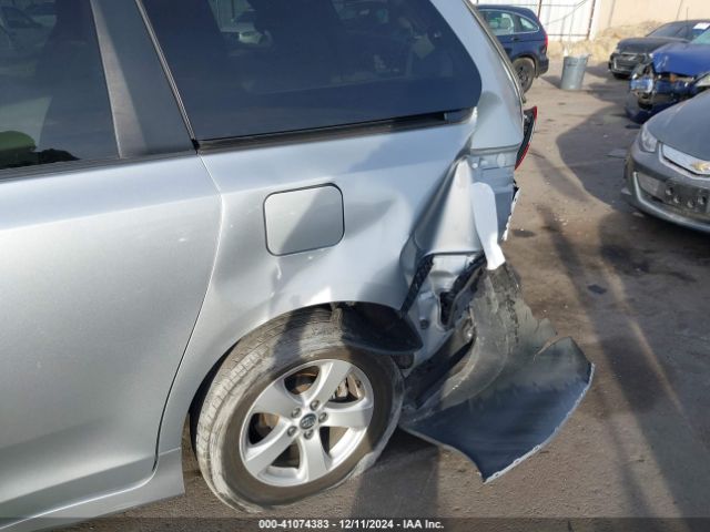 5TDKZ3DC9LS046500 Toyota SIENNA LE