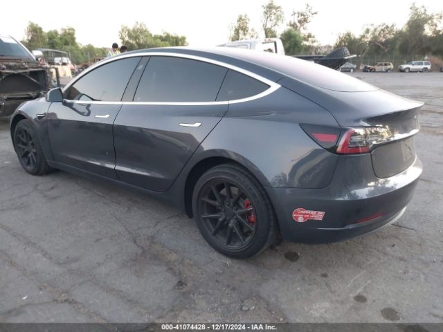 2017 TESLA MODEL 3 5YJ3E1EA7HF002203 Photo 2