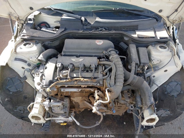 2010 MINI COOPER S CLUBMAN WMWMM3C56ATP76127 Photo 9