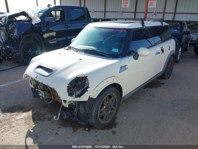 2010 MINI COOPER S CLUBMAN WMWMM3C56ATP76127 Photo 1