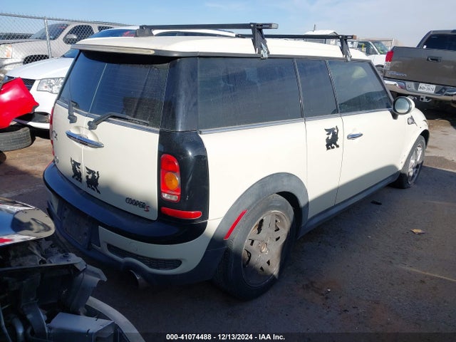 2010 MINI COOPER S CLUBMAN WMWMM3C56ATP76127 Photo 3